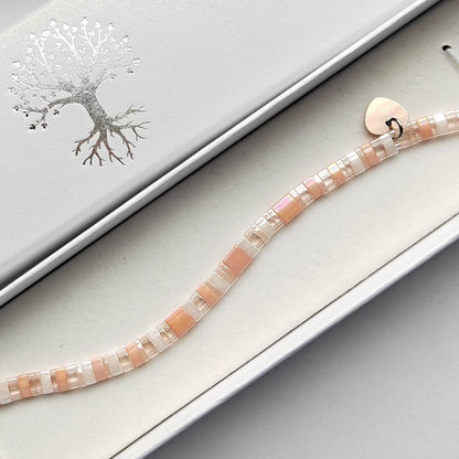 Japonský náramek s rose gold srdíčkem (č. 284)