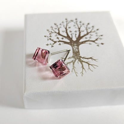 Swarovski naušnice pink cube (č. 504)