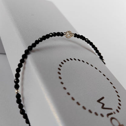 Broušený spinel, filigrán a stříbro (č. 659)