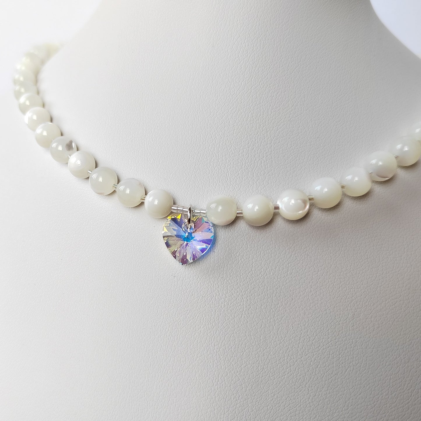 Perleť a Swarovski srdíčko (č. 675)